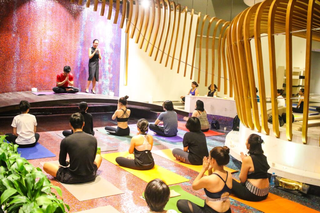 Dạy Yoga cho cộng đồng