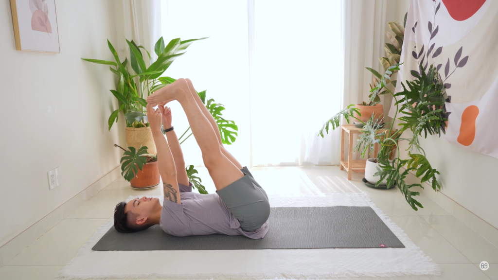 tập yoga trước khi đi ngủ